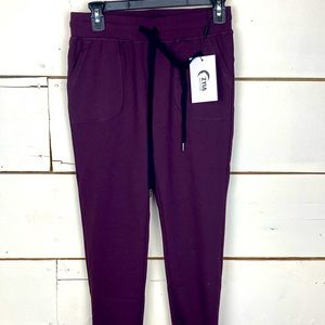 Zyia plum unwind jogger CD